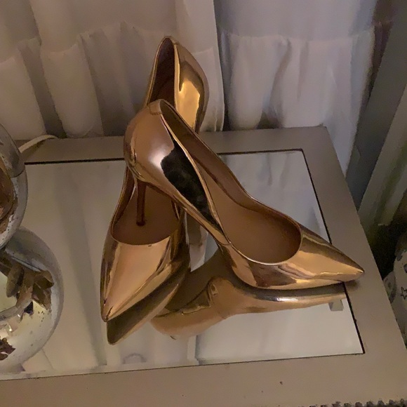 Steve Madden Shoes - Metallic Gold/Copper Pumps